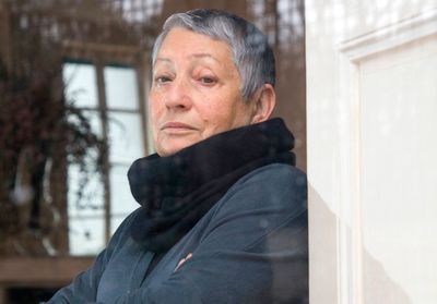 Fervente opposante à Poutine, la romancière russe Ludmila Oulitskaia témoigne : « Grâce au ciel, il me reste les romans »