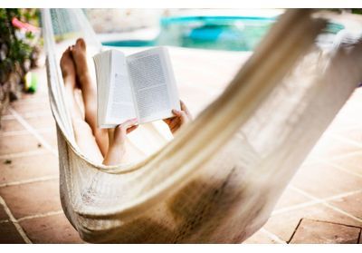 Livres : 5 romans qui raviront les adeptes de piscine