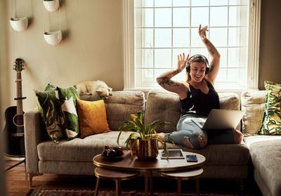 Sofa Festival : des concerts gratuits et interactifs sans bouger de son canapé