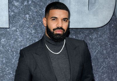 Surprise : Drake a sorti une mixtape de 14 titres