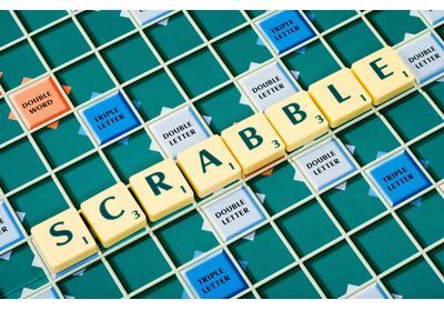 « Asiate », « boche », « gogole » : le Scrabble supprime certains mots racistes, sexistes et homophobes
