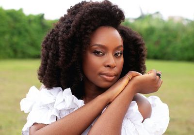 Chimamanda Ngozi Adichie : « Nous vivons dans un monde où l'on s'excuse de penser »