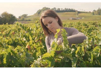 Prix des Artisanes 2022 : Hélène Ponty, lauréate dans la catégorie « Métiers de la vigne et du vin »