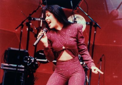 Selena, la série : qui était Selena Quintanilla, la chanteuse assassinée au coeur de la série Netflix ?