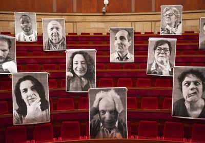 JR de retour à Paris : l'artiste expose de nouveaux portraits au Palais d'Iéna