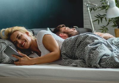 Micro-cheating : micro-tromper son partenaire, est-ce tromper quand même ?