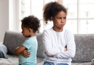 Rivalité entre frère et soeur : comment apaiser les tensions ?