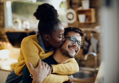 Selon une étude, notre satisfaction dans les relations amoureuses évolue tout au long de notre vie