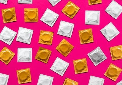 Crise du covid/: pourquoi la production de préservatifs a-t-elle autant baissé/?