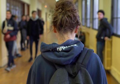 « Préliminaires » : ce que vous ne savez pas de la sexualité de vos ados
