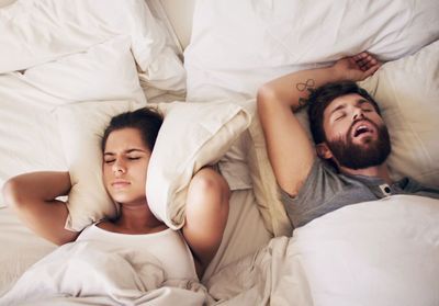 Dormir dans le même lit que votre partenaire a un véritable impact sur le sommeil