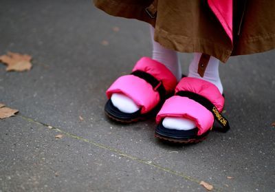 4 tendances de sandales qui nous rappellent nos jeunes années