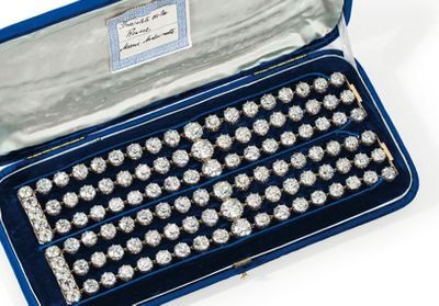 Comment les bracelets en diamants cachés de Marie-Antoinette ont refait surface
