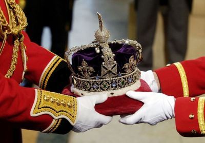 Pourquoi la famille royale britannique a caché les joyaux de la Couronne dans une boîte à biscuits