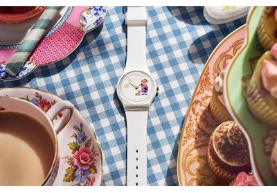 L'instant mode : Swatch dévoile une montre hommage à la reine Elisabeth II (et ses corgis)
