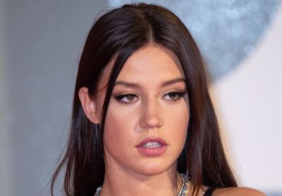 Adele Exarchopoulos : incendiaire dans cette tendance de l'été originale
