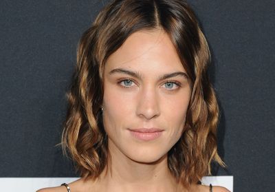 Alexa Chung assume cette tendance régressive