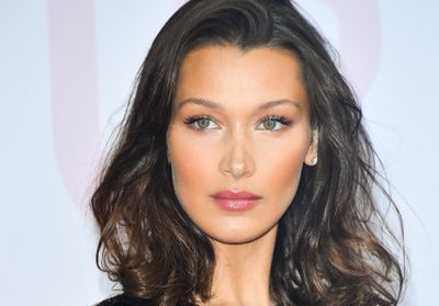 Bella Hadid s'emballe pour ce bombers universitaire