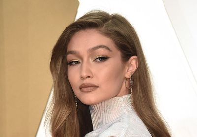 Gigi Hadid : son pull à moins de 70 euros s'accorde avec tous nos looks