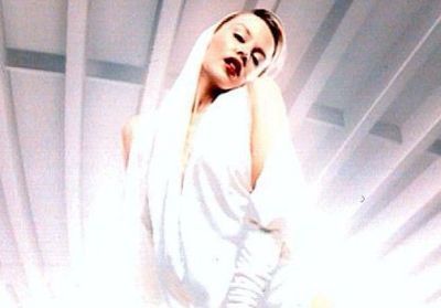 Histoire d'une tenue : la combinaison de Kylie Minogue dans son clip « Can't Get You Out Of My Head »