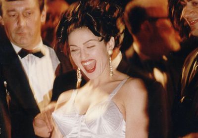 Histoire d'une tenue : le soutien-gorge conique de Madonna au Festival de Cannes