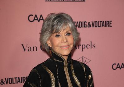 Jane Fonda : toujours au top avec son look disco tendance