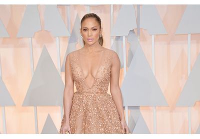 Jennifer Lopez craque pour la collab' mode la plus canon du moment