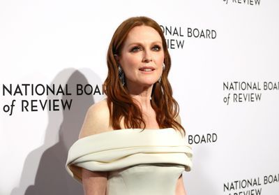 Julianne Moore : on s'inspire de ses accessoires pour le printemps