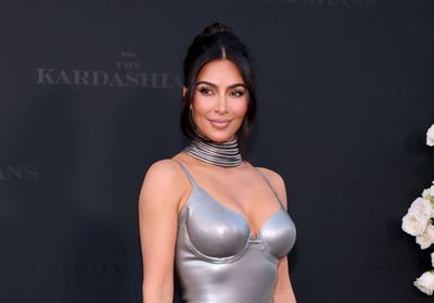 Kim Kardashian enflamme la Toile dans une tenue flamboyante