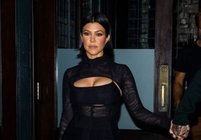 Kourtney Kardashian remet le pantalon cargo au goût du jour