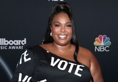 Lizzo : sa robe de soirée très politique à l'approche des élections américaines