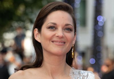 Marion Cotillard fait sensation avec sa paire de sabots