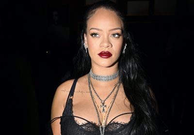 Rihanna officialise le retour de la mini-robe