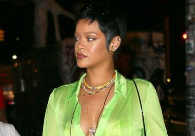 Rihanna ose le vert fluo et c'est réussi