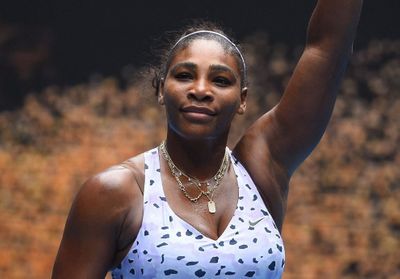Serena Williams : élégante et puissante en égérie Stuart Weitzman