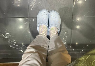 J'ai testé les Crocs au bureau