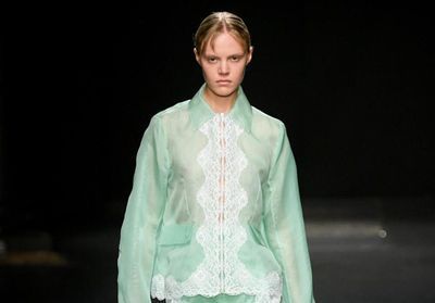 Défilé Christopher Kane Prêt à porter Printemps-Eté 2023