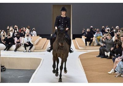 Le jour où Charlotte Casiraghi a ouvert le défilé Chanel à cheval