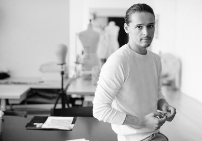 Olivier Theyskens, Azzaro : « mon objectif, c'est de faire des robes qui aident à s'affirmer »