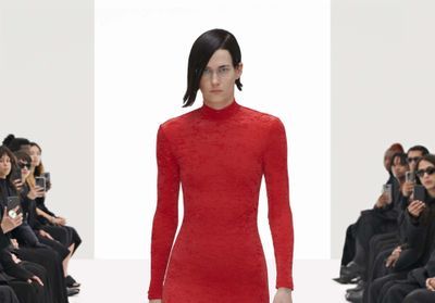 Balenciaga : 10 silhouettes printemps-été 2022 à retenir