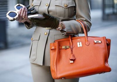 Comment l'orange est devenu la couleur signature de la maison Hermès ?