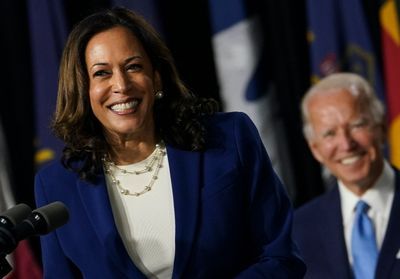 Kamala Harris : la signification cachée derrière ses colliers de perles