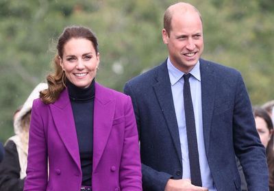 Kate Middleton éblouissante dans ce tailleur violet incontournable de cet automne