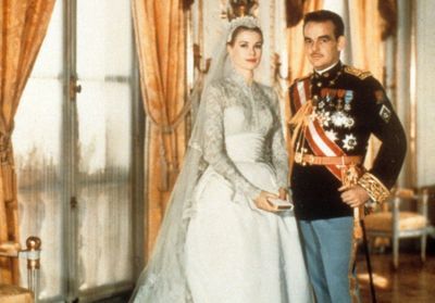 L'anecdote mode du 19 Avril 1956 : Grace Kelly devient princesse de Monaco dans cette robe de mariée devenue mythique