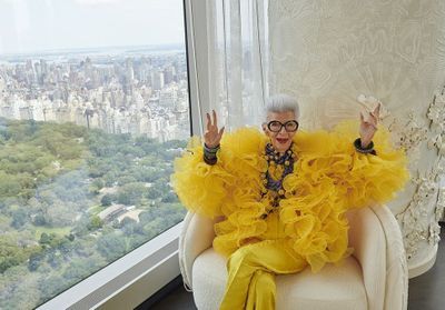 L'instant mode : pour célébrer ses 100 ans, Iris Apfel collabore avec H&M