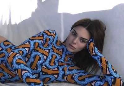 L'instant mode : Pour la nouvelle campagne Burberry, Kendall Jenner se photographie depuis chez elle