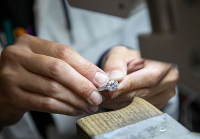 L'instant mode : Van Cleef & Arpels nous fait découvrir les métiers de la joaillerie