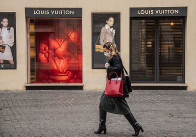 Les marques de luxe multiplient les dons pour combattre le Coronavirus