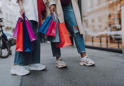 La date des soldes d'été officiellement reportée