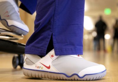 Nike offre des milliers de sneakers au personnel de santé